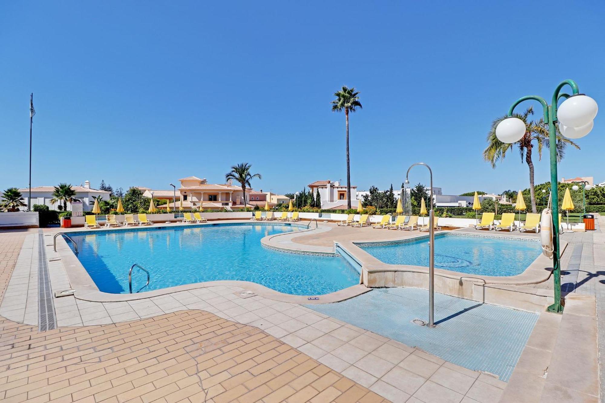 Albufeira Concept 2 With Pool By Homing Leilighet Gale  Eksteriør bilde